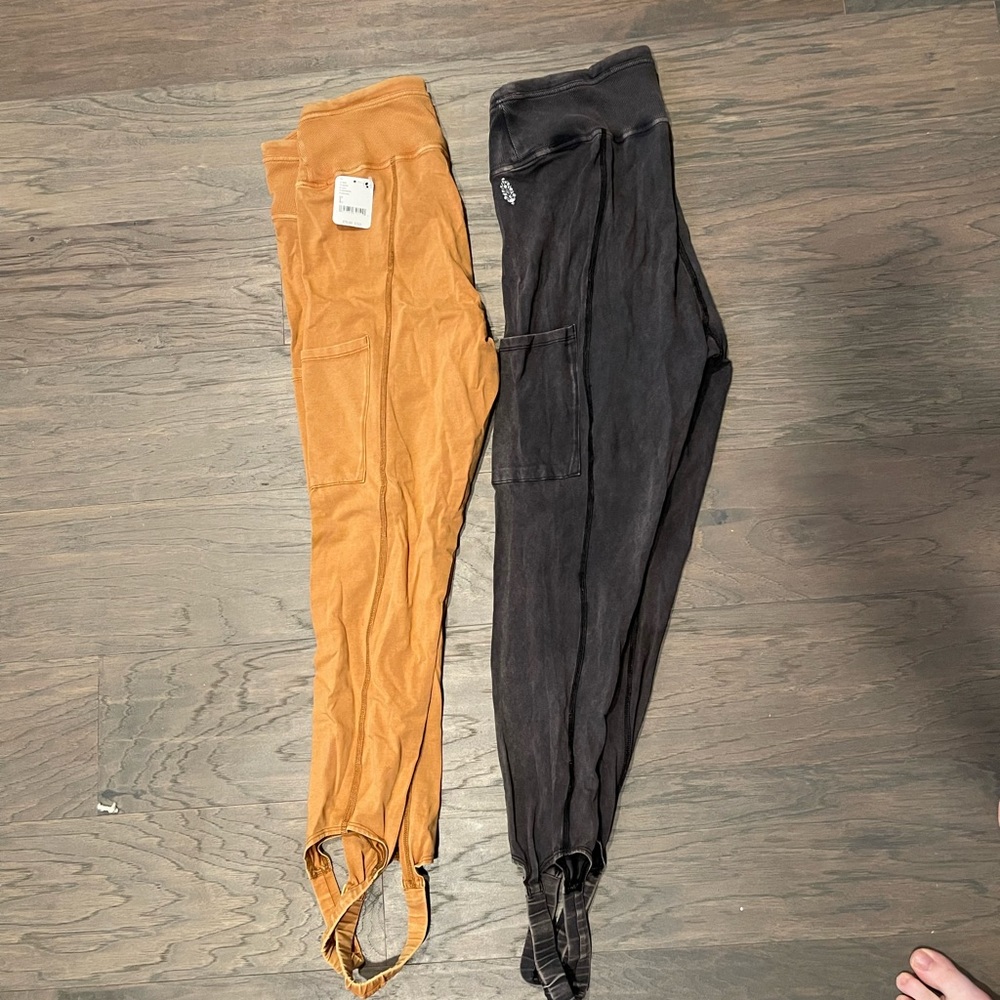 Never worn Free People movement leggings with heel straps
